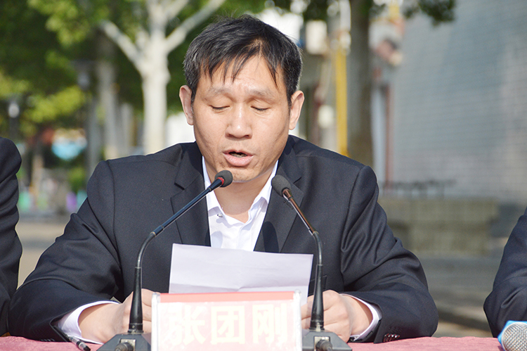 扶沟县直高中2019年春季田径运动会隆重开幕